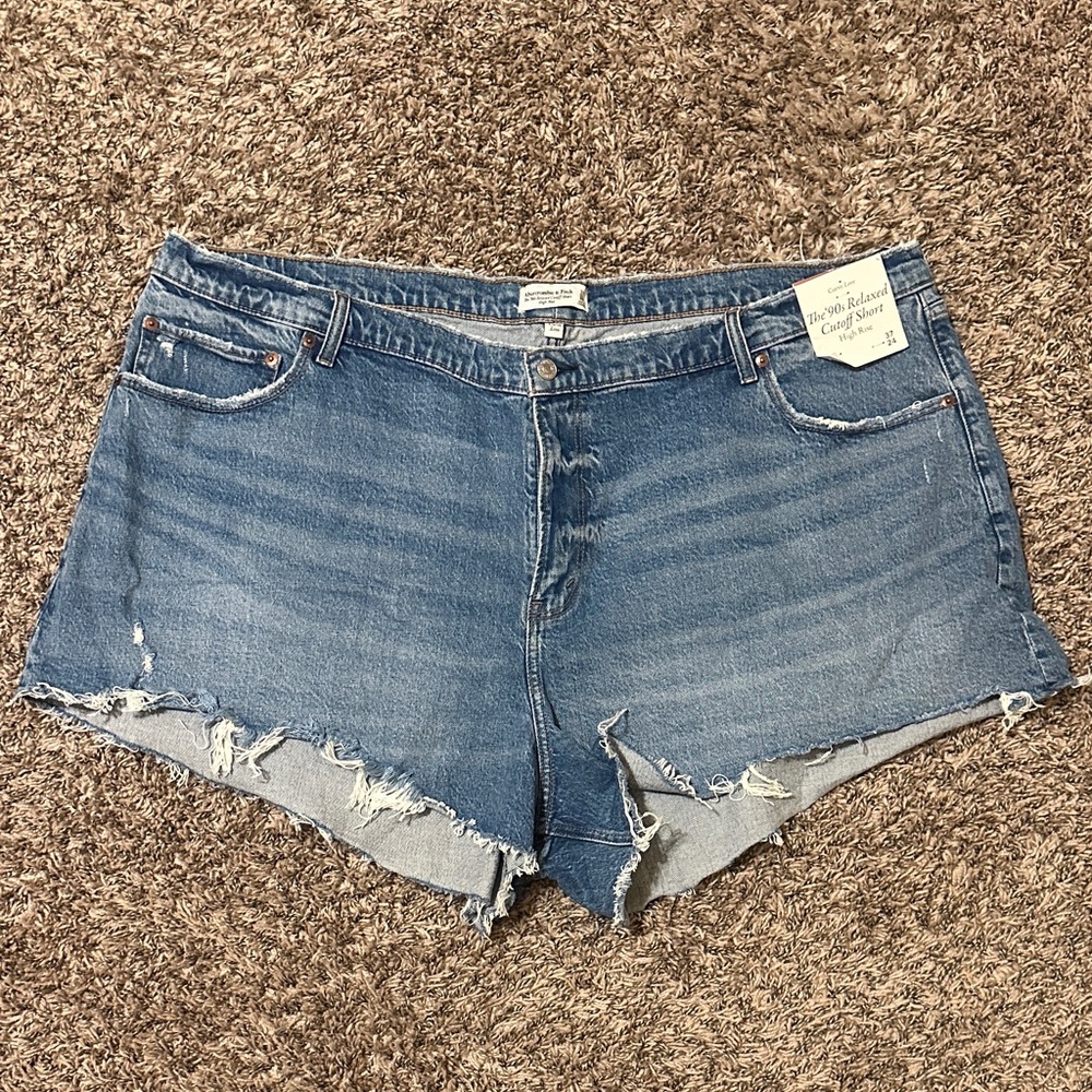 NWT Abercrombie & Fitch The ‘90s Relaxed Cutoff Short Jean 37 24